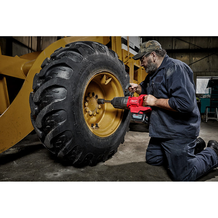 MILWAUKEE M18 FUEL™ Llave de impacto de alto torque con yunque extensible y mango en D de 1" con kit ONE-KEY™