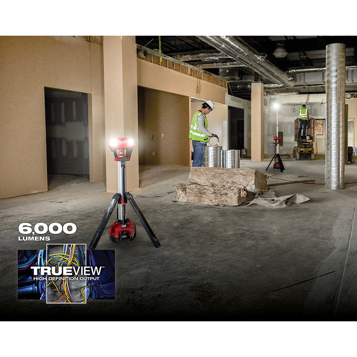 Luz/cargador de torre MILWAUKEE M18™ ROCKET™ (solo luz)