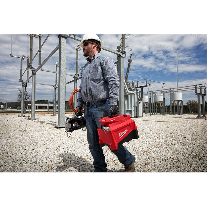 MILWAUKEE M18 FORCE LOGIC 10,000PSI Hydraulic Pump Kit