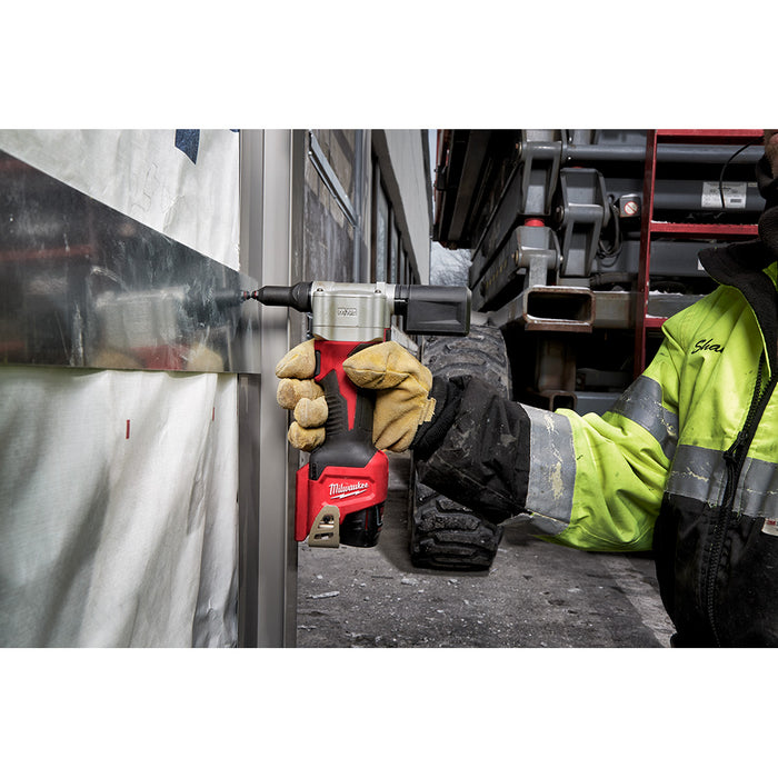 Kit de herramientas de remachado MILWAUKEE M12™