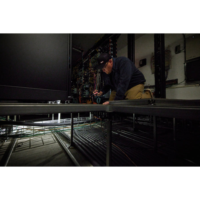 MILWAUKEE REDLITHIUM™ USB Slide Focus Flashlight