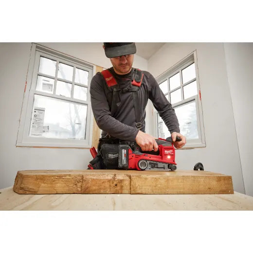 Lijadora de banda MILWAUKEE M18 FUEL™ de 3" X 18" (solo herramienta)