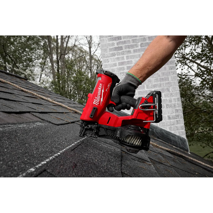 MILWAUKEE M18 FUEL™ Coil Roofing Nailer Kit