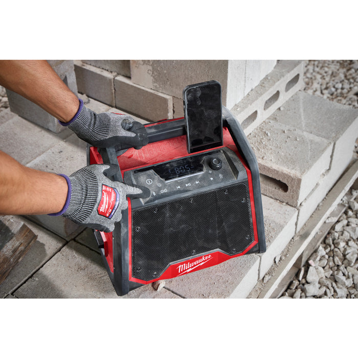 Milwaukee Tools M18 BLUETOOTH® JOBSITE RADIO + CHARGER
