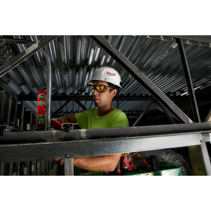 Milwaukee Tools Perform Glass Yell FogFree Poly 48-73-2121