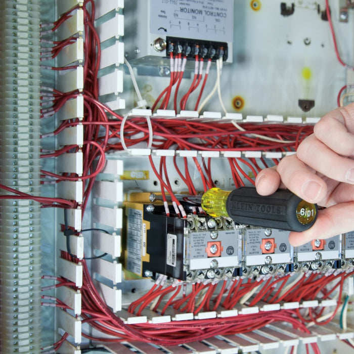 KLEIN TOOLS Multi-Bit Screwdriver / Nut Driver, 6-IN-1, Extended Reach, Ph, Sl, Sq