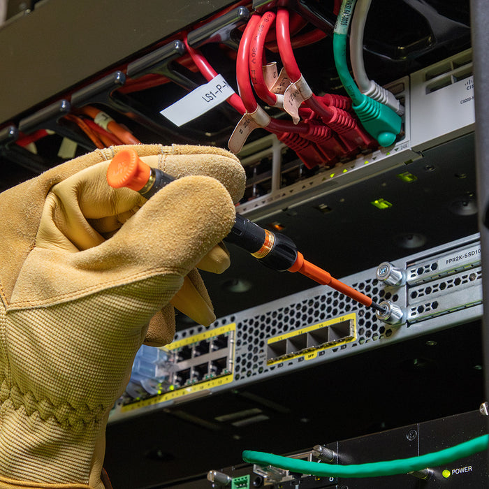 KLEIN TOOLS 8-IN-1 Insulated Precision Screwdriver Set w/ Case