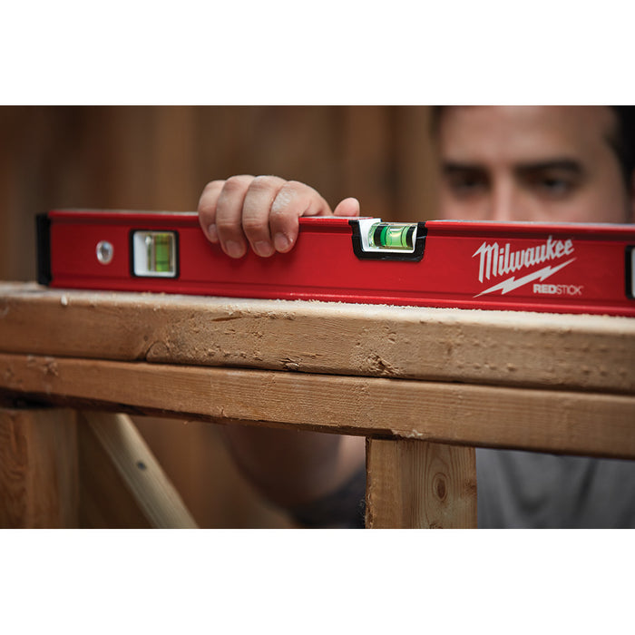 MILWAUKEE Nivel de caja compacto REDSTICK™ de 24"/48"
