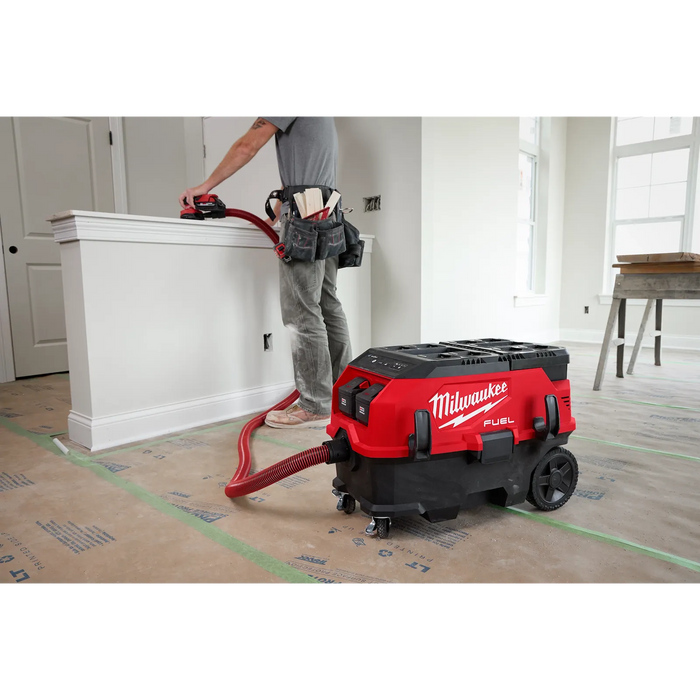 MILWAUKEE 0888-20 M18 FUEL™ 9 Gallon Dual Battery Dust Extractor w/ PACKOUT™ Compatibility and VACLINK™