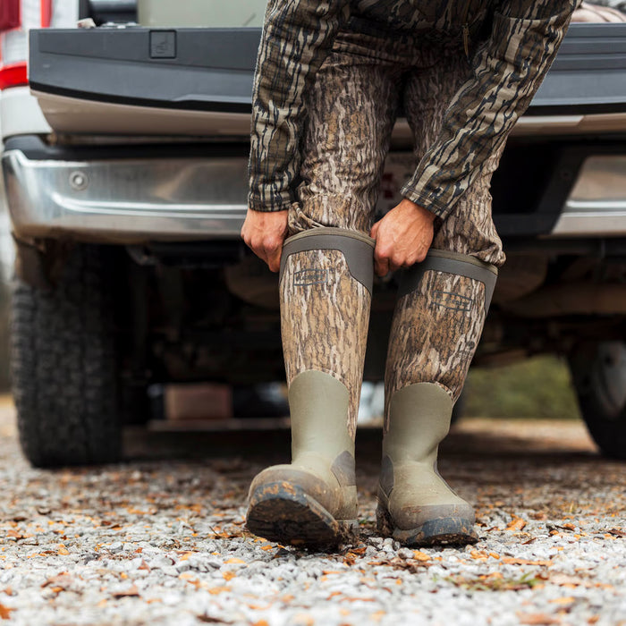 LaCrosse Men's Alphaburly Aero 17" Mossy Oak Bottomland 800G