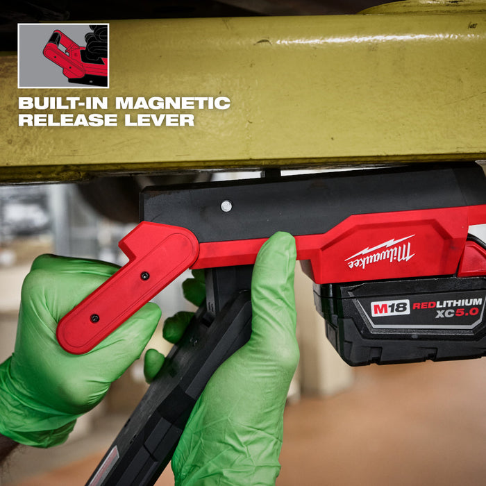 Luz de brazo extensible magnética MILWAUKEE M18™ (solo herramienta)