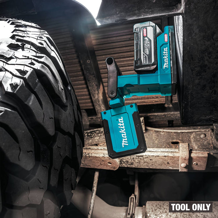 Makita ML013G 40V max XGT® Lithium-Ion L.E.D. Magnetic Work Light, Light Only