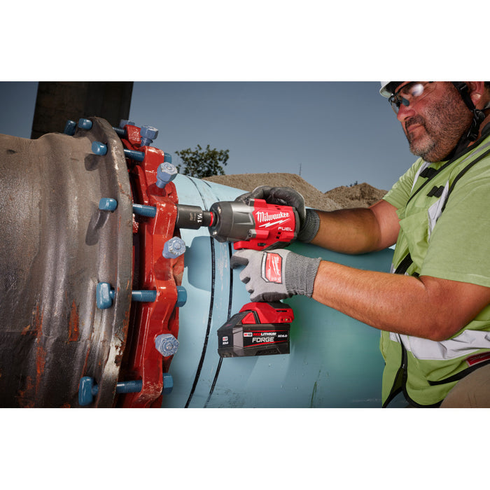 MILWAUKEE M18 FUEL™ 1/2" High Torque Impact Wrench w/ Friction Ring REDLITHIUM™ FORGE™ Kit