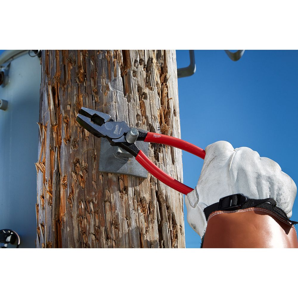 Milwaukee High-Leverage Lineman's Pliers with Thread Cleaner — The ...
