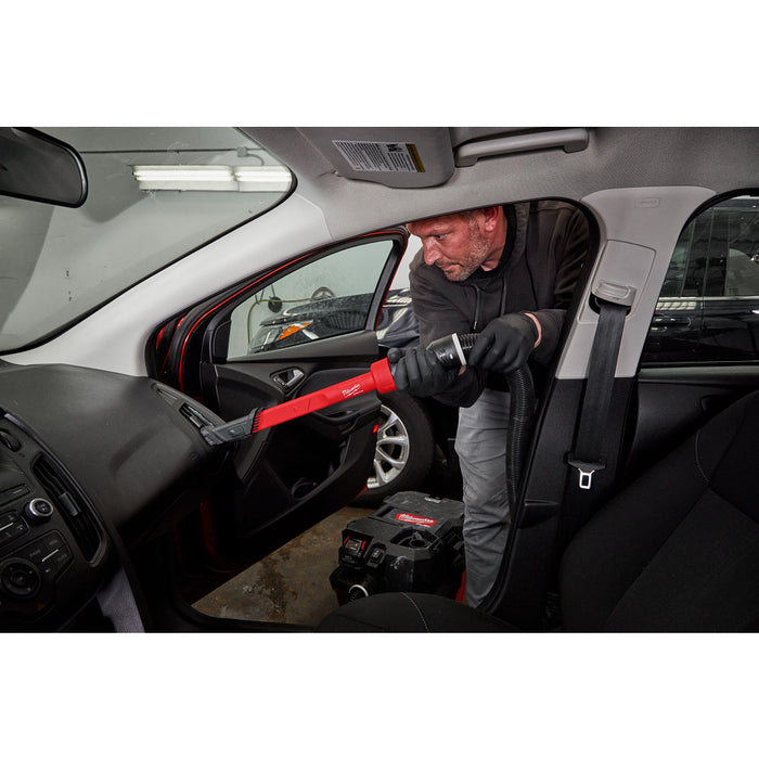 Herramienta para rincones y cepillo 3 en 1 MILWAUKEE AIR-TIP™