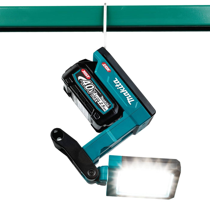 Makita ML013G 40V max XGT® Lithium-Ion L.E.D. Magnetic Work Light, Light Only