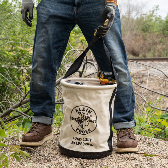 KLEIN TOOLS Balde de lona multiusos de 12" con orificios de drenaje