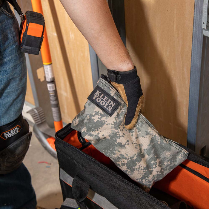 KLEIN TOOLS 12-1/2" Camouflage Nylon Zipper Bag Tool Pouch