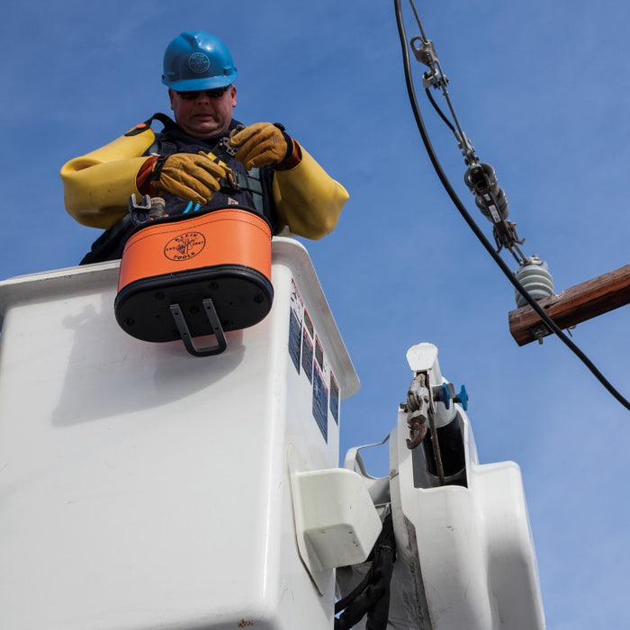 KLEIN TOOLS Cubo ovalado de cuerpo duro con 14 bolsillos y soporte