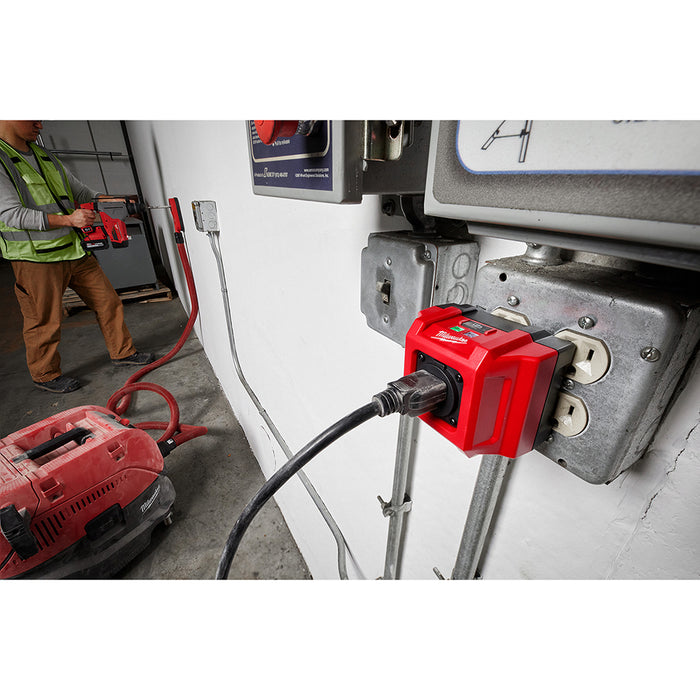 MILWAUKEE Wireless Dust Control Adapter & Remote Kit