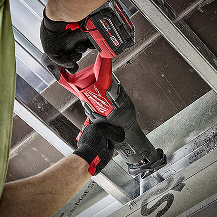 Sierra alternativa MILWAUKEE M18 FUEL™ SAWZALL® con kit ONE-KEY™