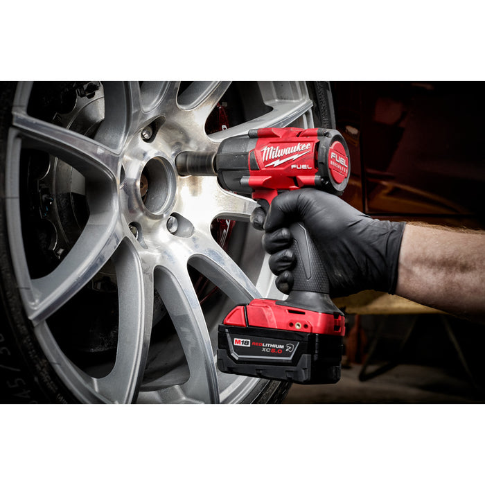 MILWAUKEE M18 FUEL™ 3/8" Mid-Torque Impact Wrench w/ Friction Ring Kit