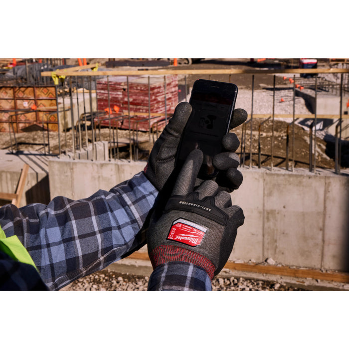 MILWAUKEE Anti-Vibration Cut Level 4 High Dexterity Nitrile Dipped Gloves