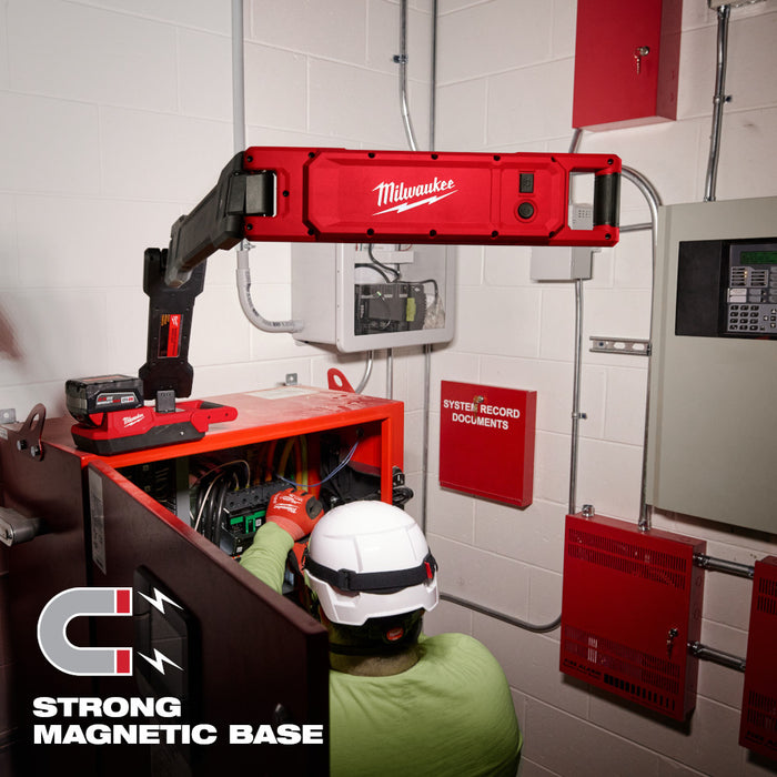 Luz de brazo extensible magnética MILWAUKEE M18™ (solo herramienta)