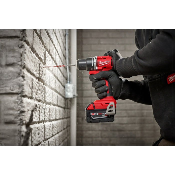Taladro/destornillador percutor compacto MILWAUKEE M18™ de 1/2" (solo herramienta)