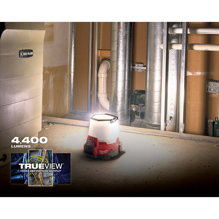 Luz de sitio compacta MILWAUKEE M18™ RADIUS™ con ONE-KEY™ (solo luz)