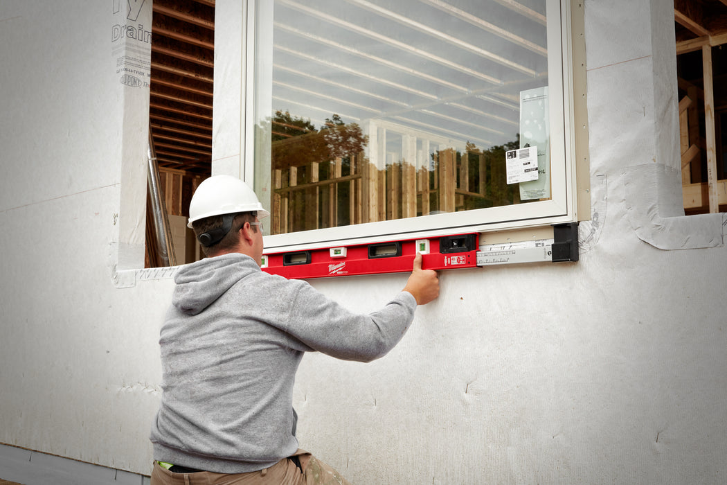 MILWAUKEE 48" - 78" REDSTICK™ Magnetic Expandable Level