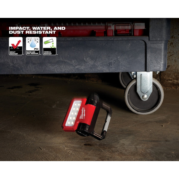 MILWAUKEE REDLITHIUM™ USB ROVER™ Pivoting Flood Light