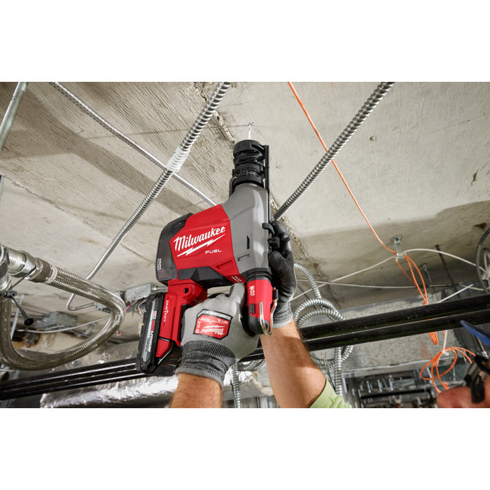 MILWAUKEE M18 FUEL Overhead Rotary Hammer w/ Integrated Dust Extraction Kit