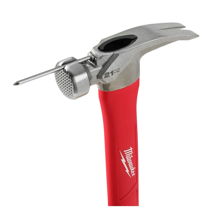 MILWAUKEE 21oz. Martillo con mango de poliéster/fibra de vidrio con cara fresada
