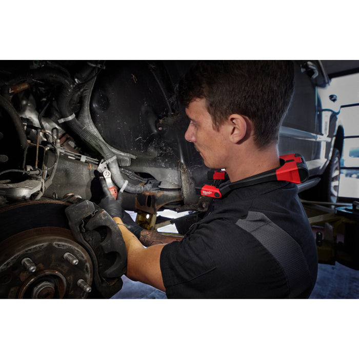 MILWAUKEE REDLITHIUM™ USB 400L Neck Light