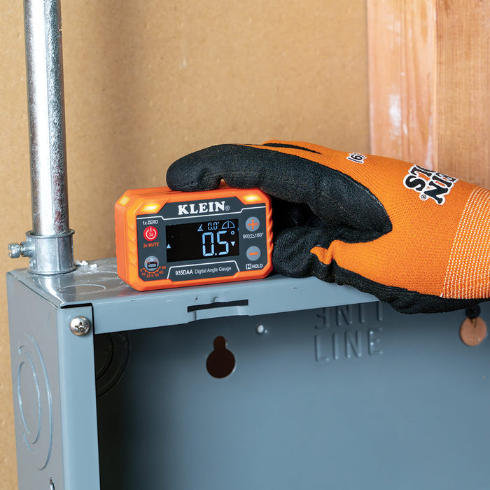 KLEIN TOOLS Digital Angle Gauge w/ Angle Alert