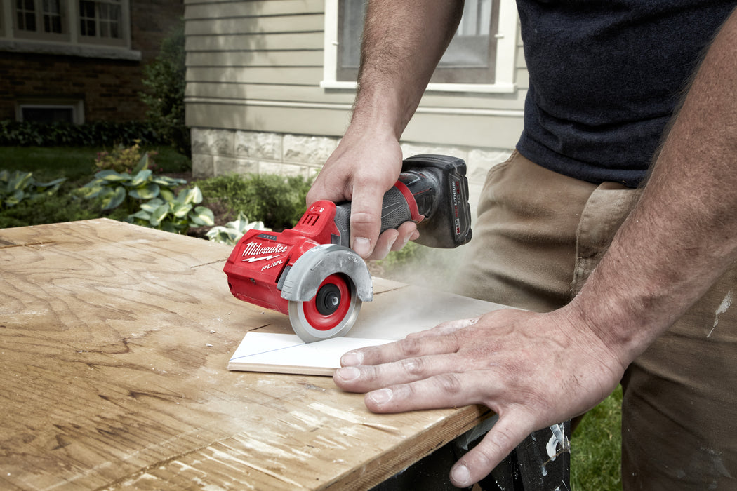 Herramienta de corte compacta MILWAUKEE M12 FUEL™ de 3" (solo herramienta)