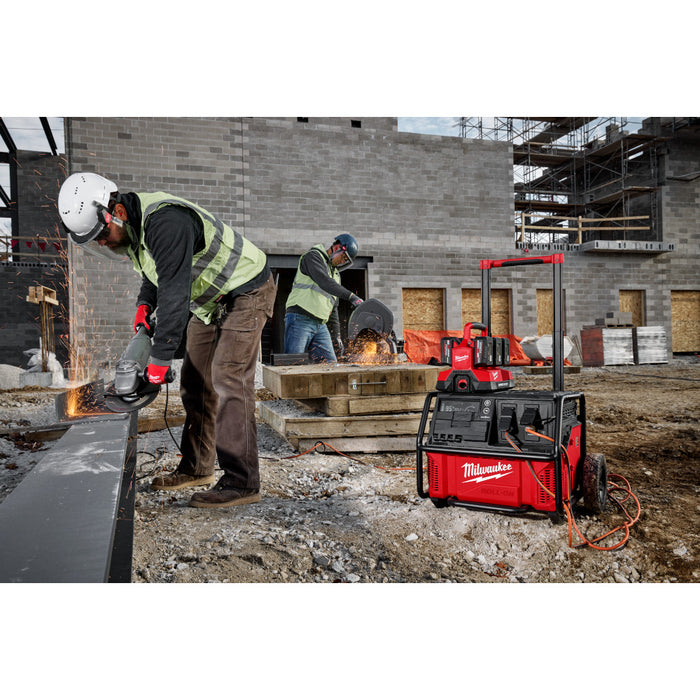 MILWAUKEE ROLL-ON™ 7200W/3600W 2.5kWh Power Supply