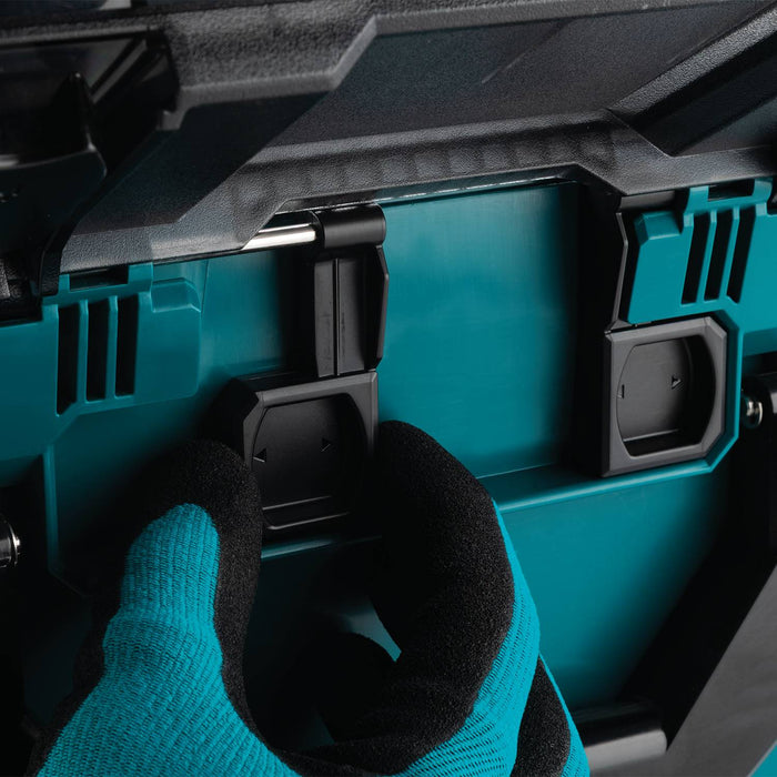 Makita BCC02 40V max XGT 12-Port Charging Case