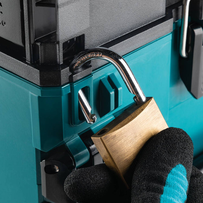 Makita BCC02 40V max XGT 12-Port Charging Case