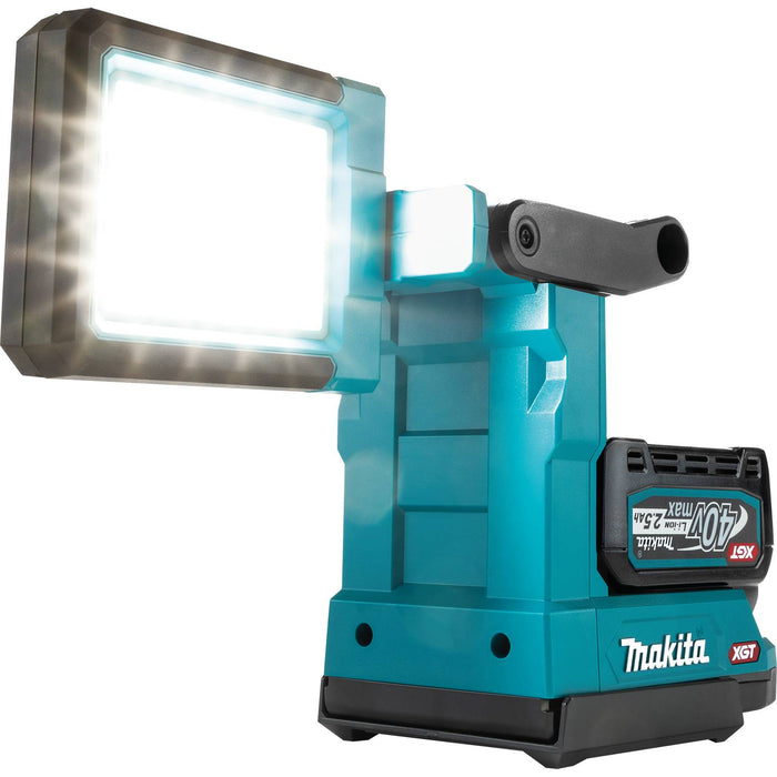 Makita ML013G 40V max XGT® Lithium-Ion L.E.D. Magnetic Work Light, Light Only