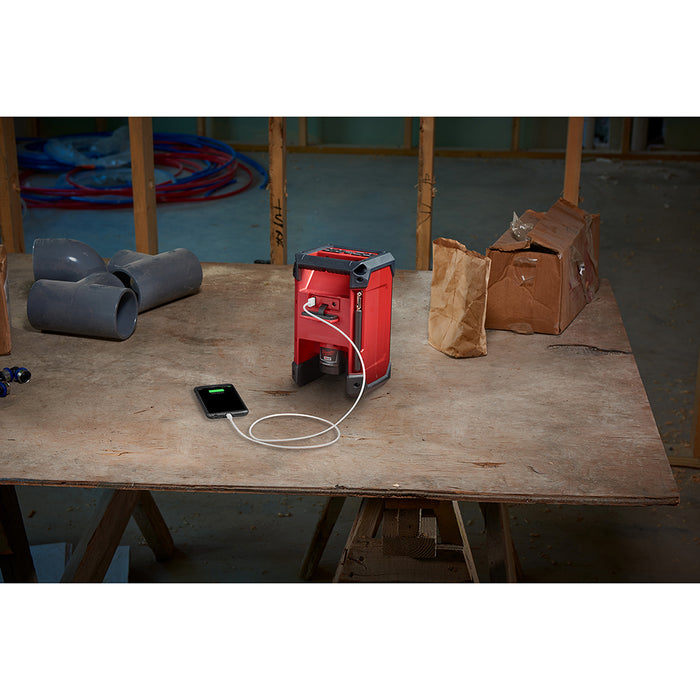 MILWAUKEE M12™ Radio + Charger