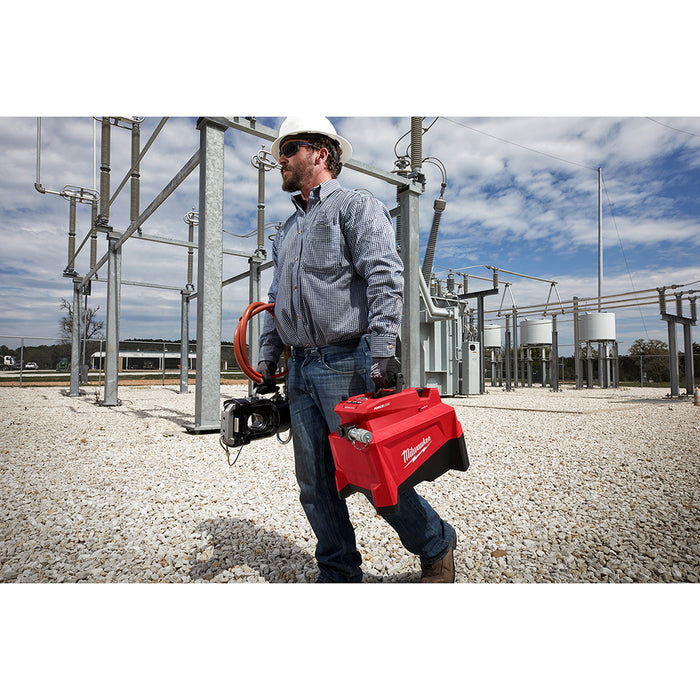 MILWAUKEE M18 FORCE LOGIC 10,000PSI Hydraulic Pump Kit