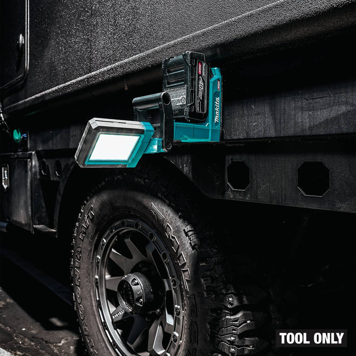 Makita ML013G 40V max XGT® Lithium-Ion L.E.D. Magnetic Work Light, Light Only