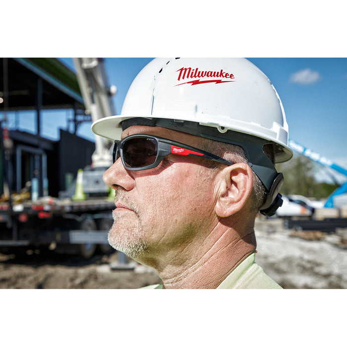 Gafas de seguridad MILWAUKEE Transition Performance con lentes antirrayas