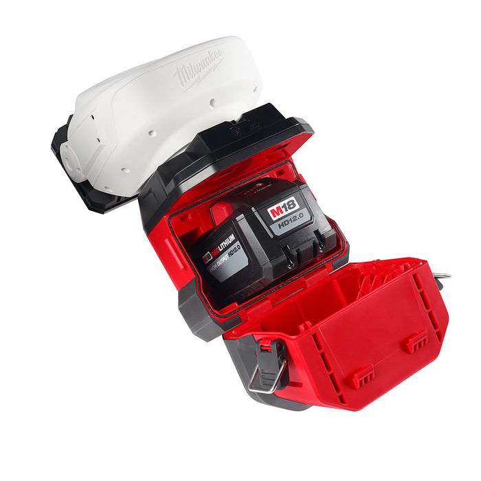 Luz de búsqueda con control remoto utilitario MILWAUKEE M18™ con kit de base portátil