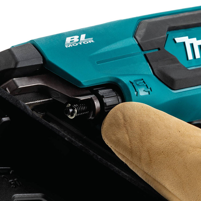 Makita XNB08Z 18V LXT® Lithium-Ion Brushless Cordless 2-1/2” Angled Finish Nailer, 15 Ga., Tool Only