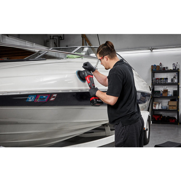 Pulidora orbital aleatoria MILWAUKEE M18 FUEL™ de 21 mm (solo herramienta)