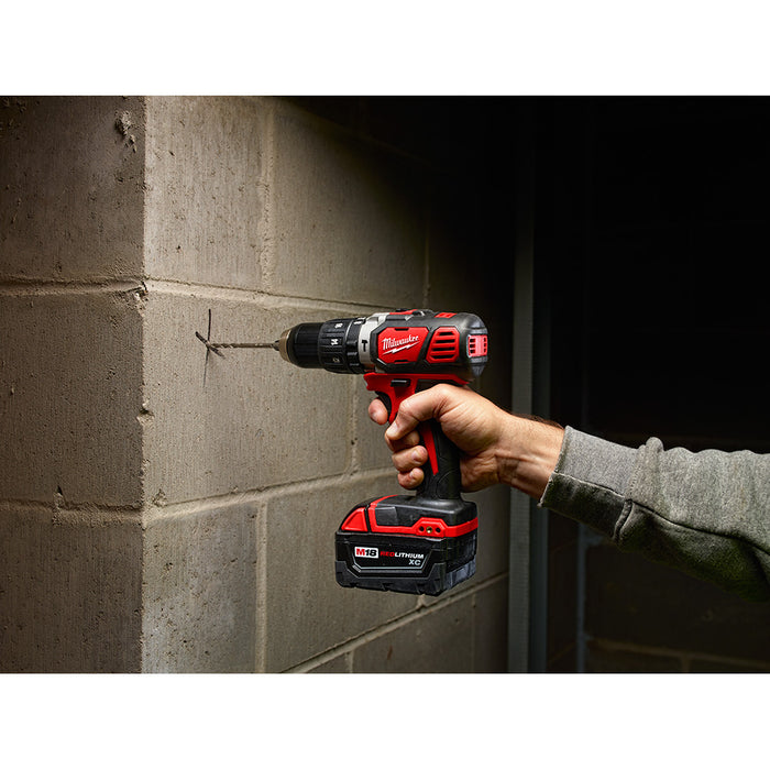 Taladro/destornillador percutor compacto MILWAUKEE M18™ de 1/2" (solo herramienta)