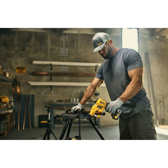 DEWALT 20V MAX XR 1-1/4 Inch Copper Tubing Cutter Kit DCE154E1